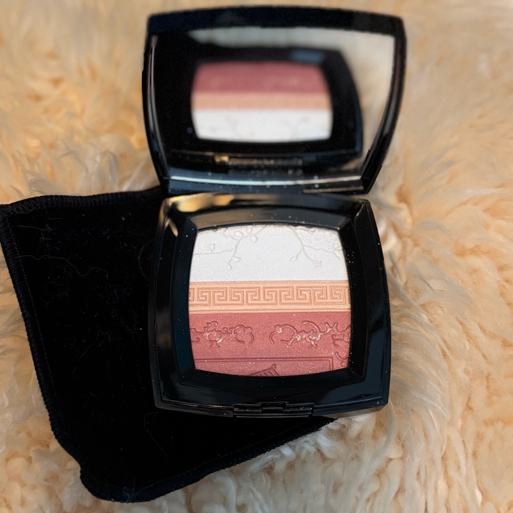 Chanel Harmony of Flowers Multi-Color Blush Palette